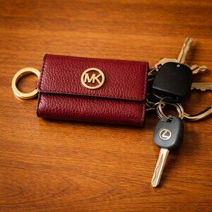 Authentic Michael Kors Fulton 6-Key Burgundy Pebbled Leather case